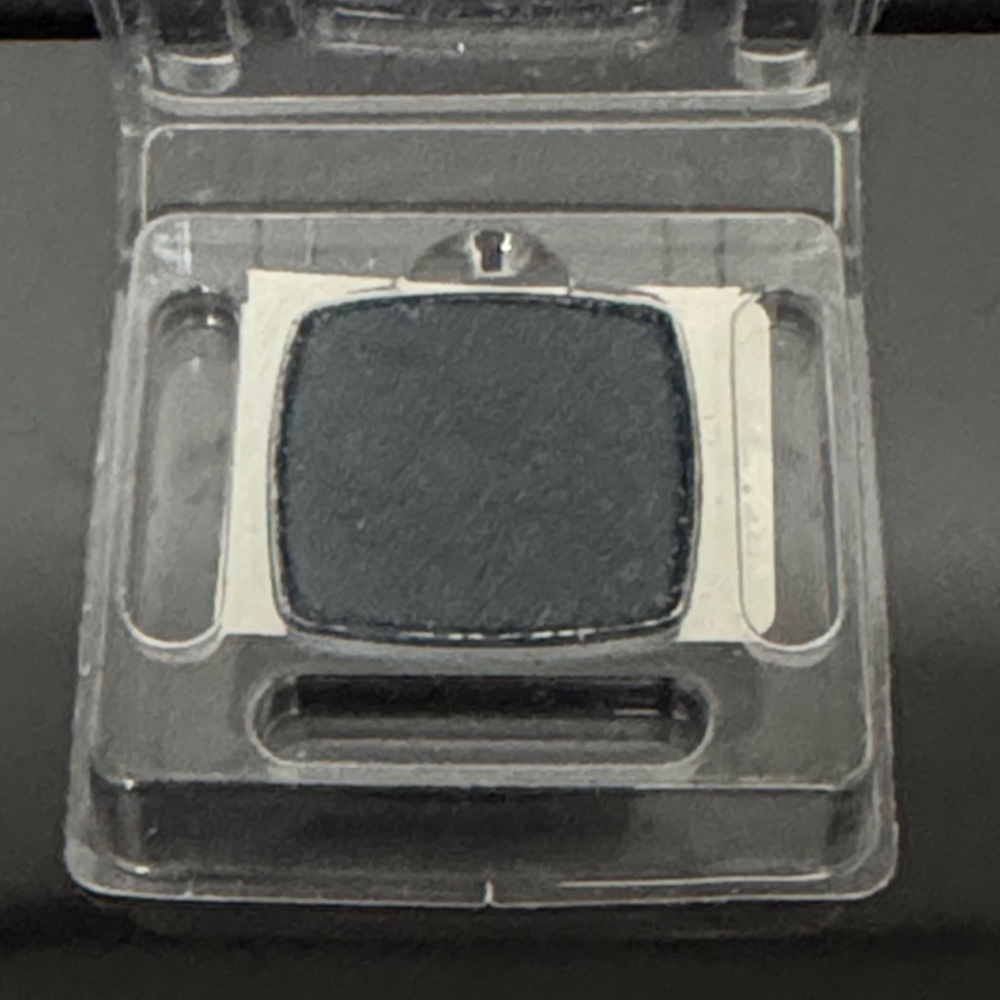 Chanel Shadowlights in Nightlight Gray Eyeshadow Single